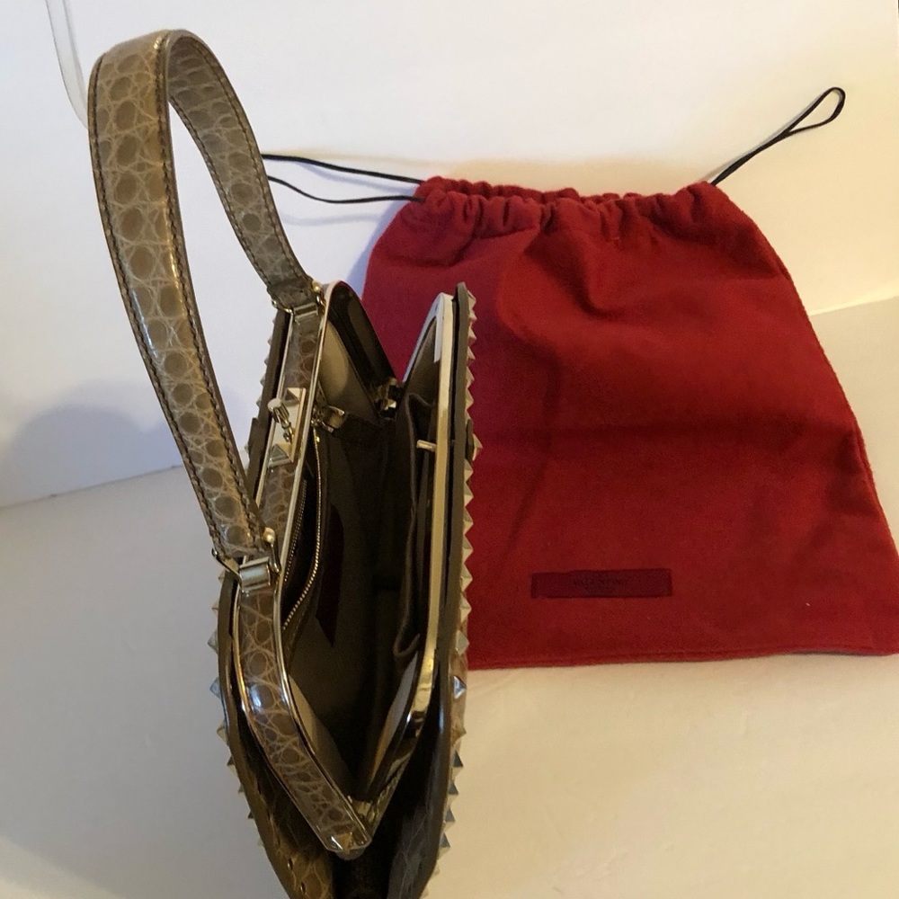 Valentino Garavani Rockstud Crocodile Hand Bag ๐ผ - Picture 6 of 12
